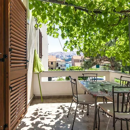 Guest house And Bonefacic Baska (Krk)