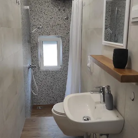 Gostinjska kuća And Bonefacic 3*