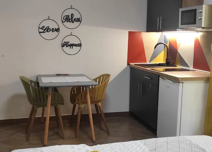 Πανσιόν And Bonefacic