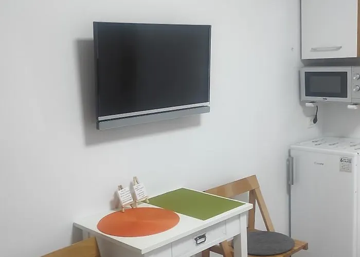 Πανσιόν And Bonefacic